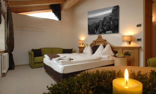 Family Room (2 Adults + 2 Children)