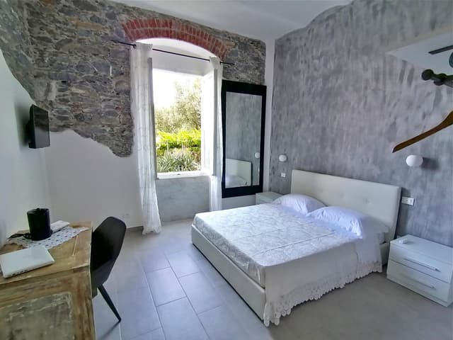 Deluxe Double Room with Side Sea View