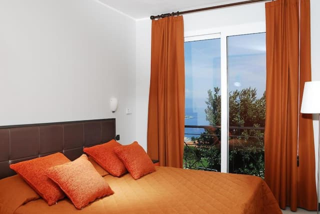 One-Bedroom Apartment with Sea View (2 Adults)