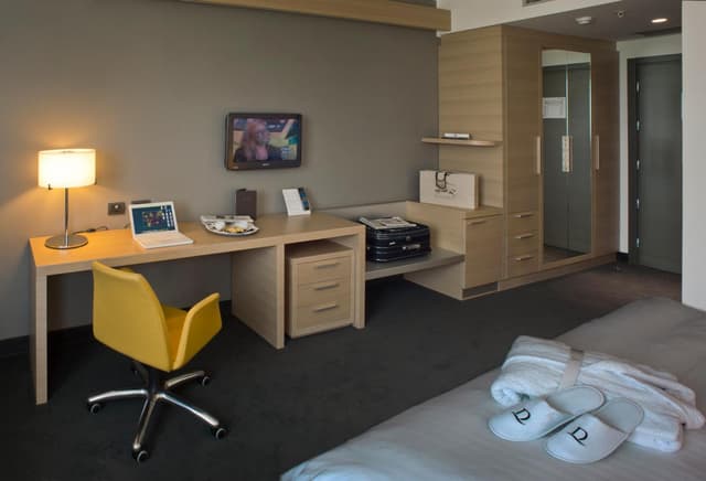 Deluxe Family Room