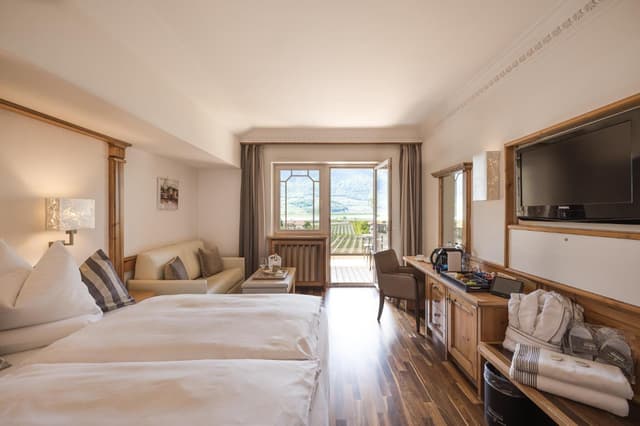 Double Room Deluxe with Balcony