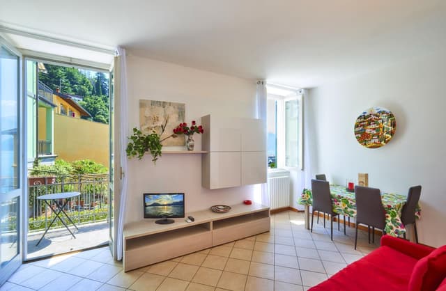 Apartment with Lake View