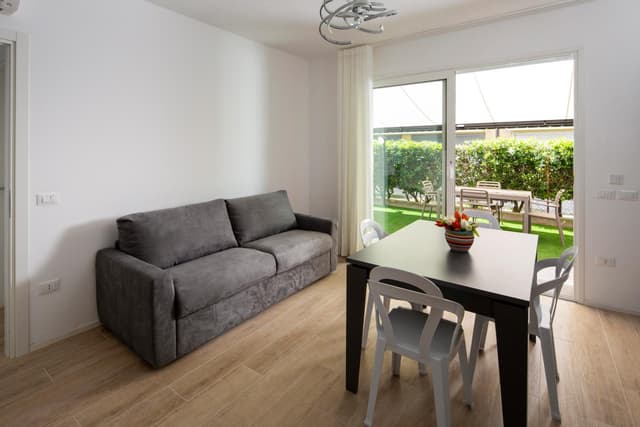Two Bedroom Apartment with Garden