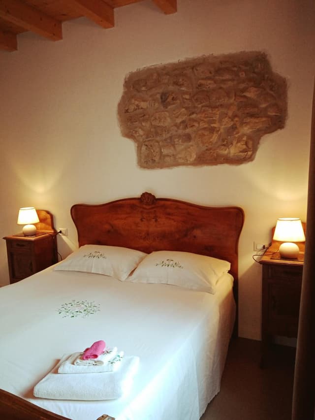 Deluxe Double Room (2 Adults + 1 Child)