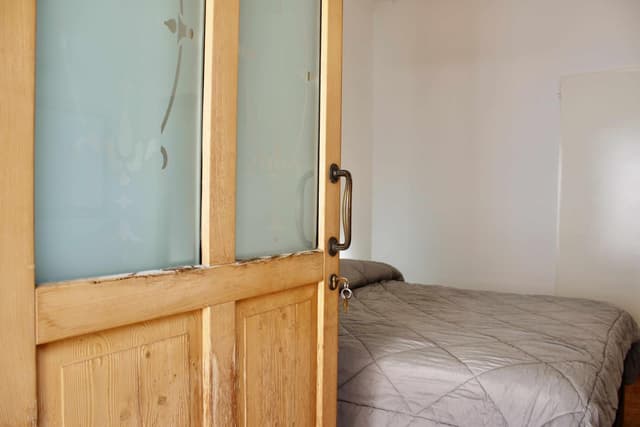 Deluxe One-Bedroom Apartment