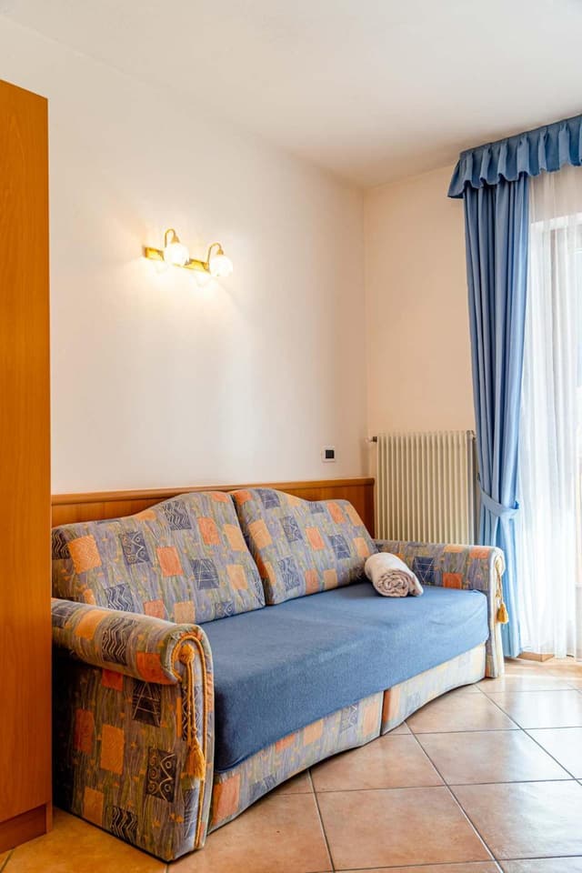 One-Bedroom Apartment 1