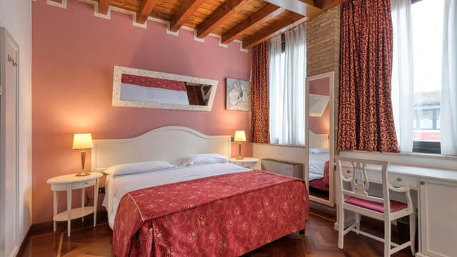 Queen Room