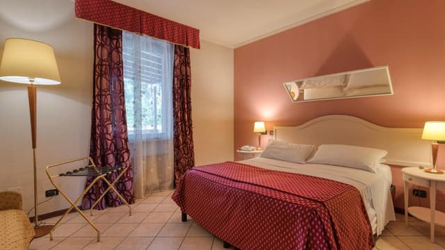 Queen Room with Spa Bath