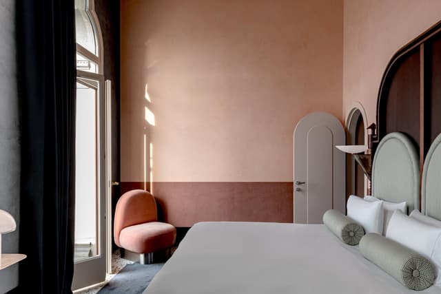 Executive Double Room with Balcony and Canal View