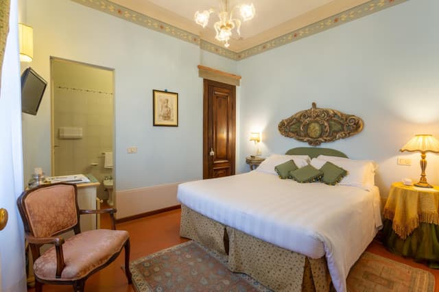Small Queen Room