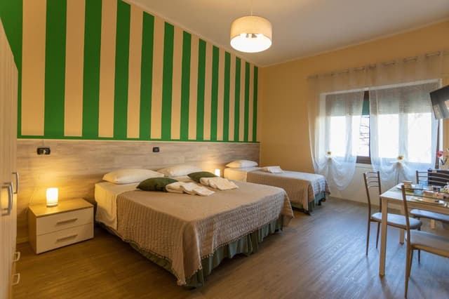 Quadruple Room with Private External Bathroom