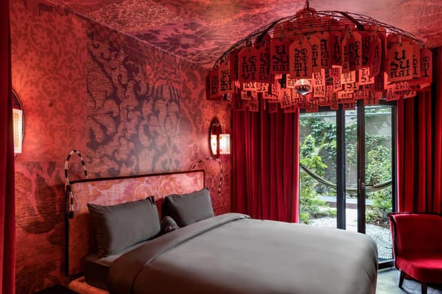 Large Rosso with Private Garden