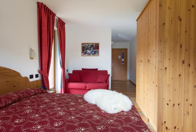 Double or Twin Room with Mountain View