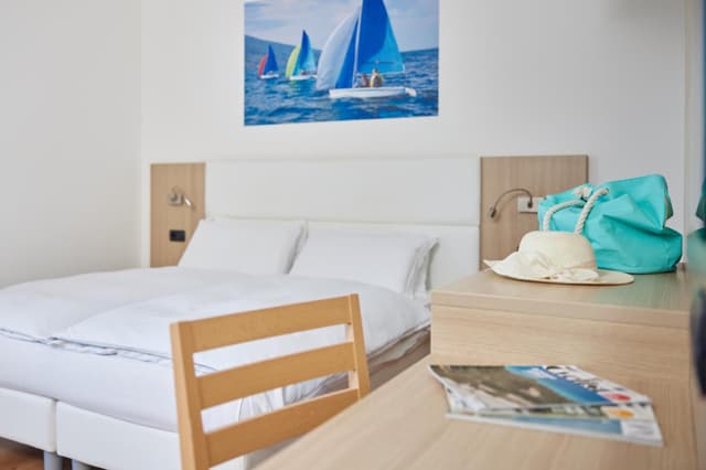 Double Room with Balcony and Lake View