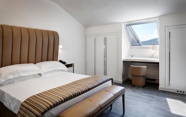 Suite with Spa Access - Attic