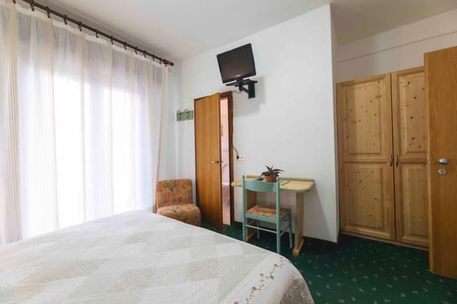 Economy Triple Room