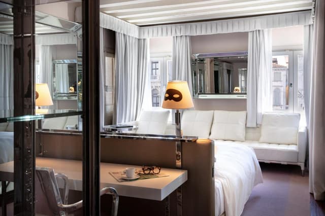 Suite with Canal View
