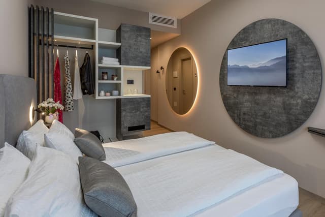 Superior Double Room with Balcony and Lake View
