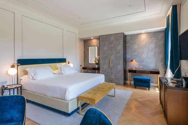 Junior Suite with Canal View