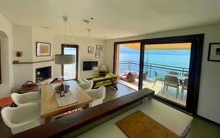 Apartment with Lake View