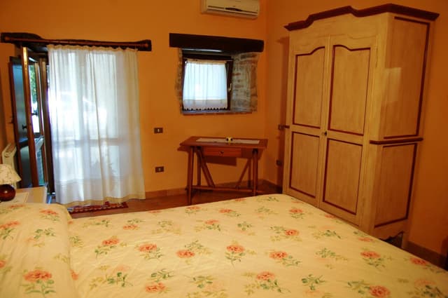 Superior One-Bedroom Apartment