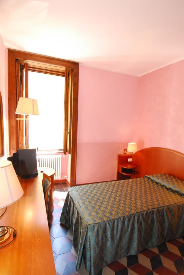Standard Single Room with Shared Bathroom