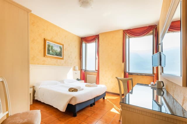 Double Room with Lake View