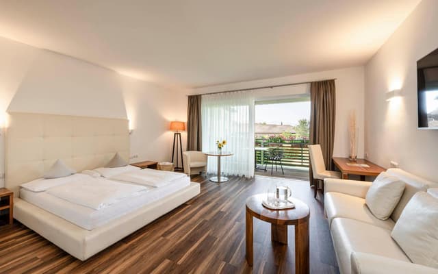 Junior Suite (2 Adults)