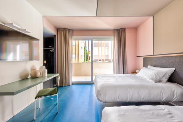 Twin Deluxe Room - 4 Guests