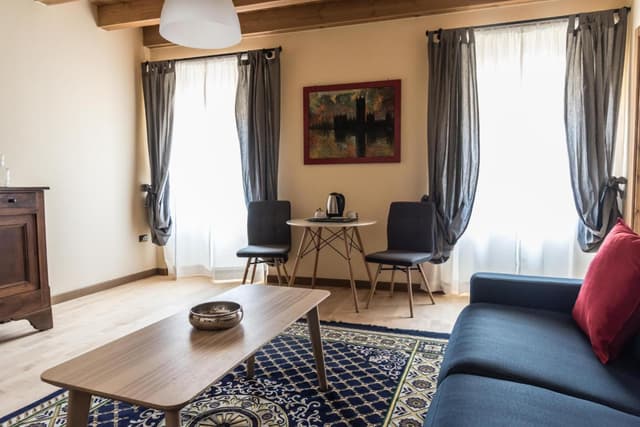 One-Bedroom Deluxe Apartment