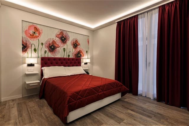 King Room with Roll-In Shower - Disability Access