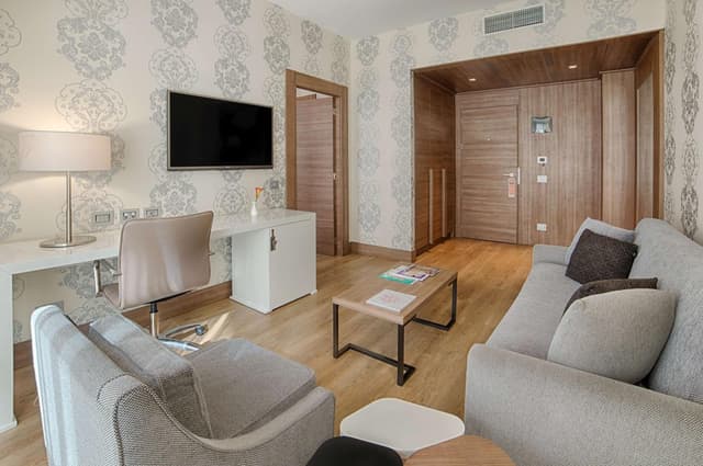 Executive Junior Suite
