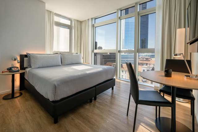 The Innside Room with City View