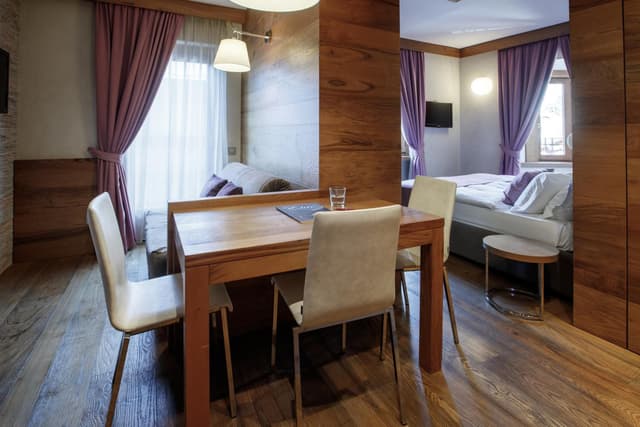 Deluxe Suite with Balcony