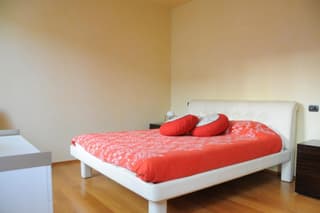 Apartment With Shared Bathroom