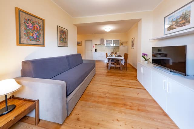 Three-Bedroom Apartment Plus with Lake View