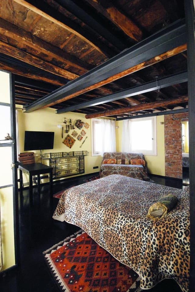 Penthouse Studio with City View