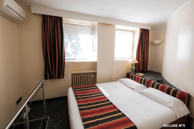Deluxe One-Bedroom Apartment (4 Adults)