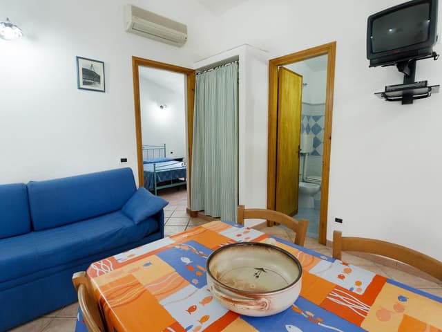 One-Bedroom House (4 Adults)