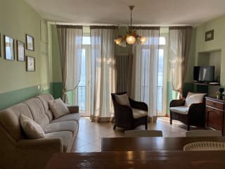 Apartment with Lake View