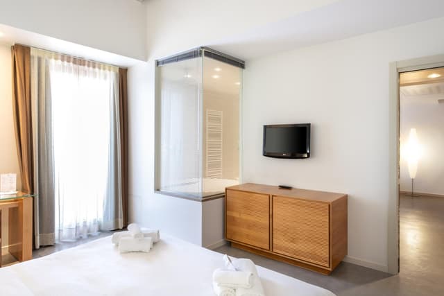 Deluxe Suite with Spa Bath