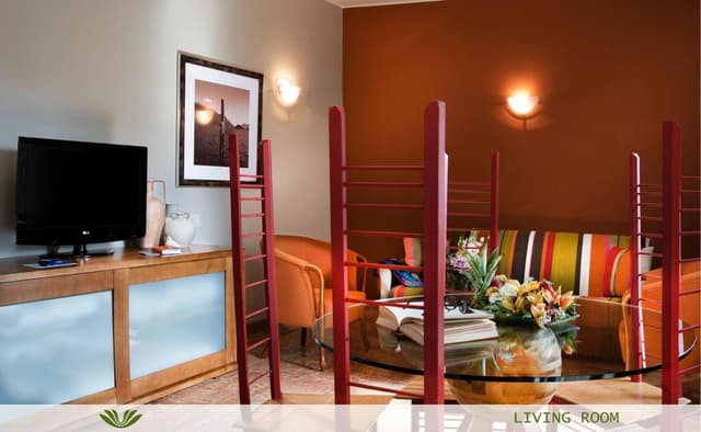 Family Room (2 Adults + 2 Children)