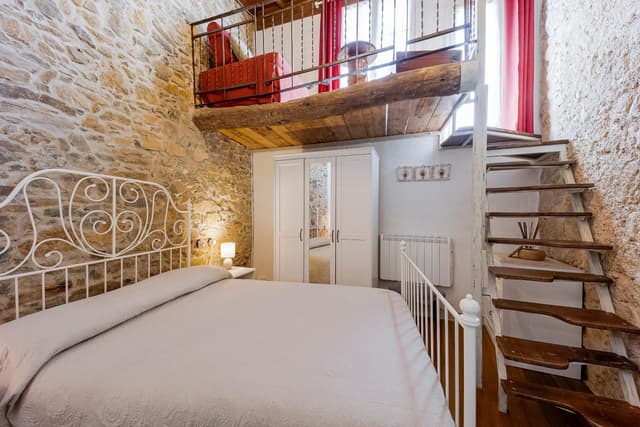 Apartment with Mountain View
