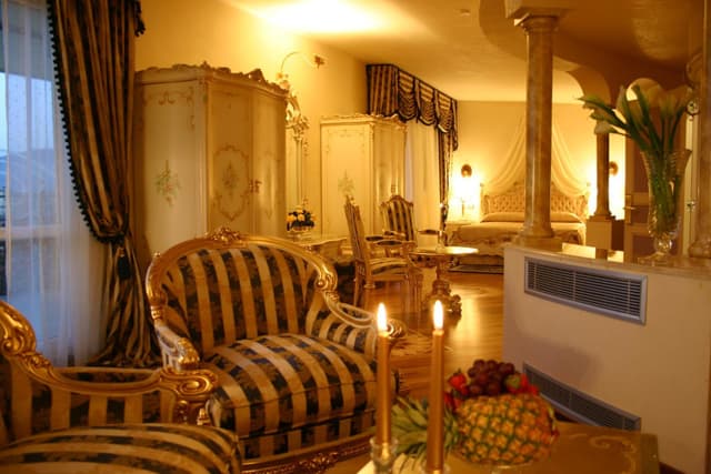Michelangelo Suite (3 Adults)