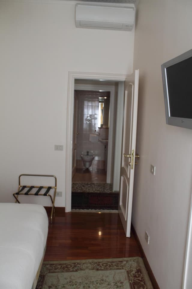 Double Room with External Private Bathroom