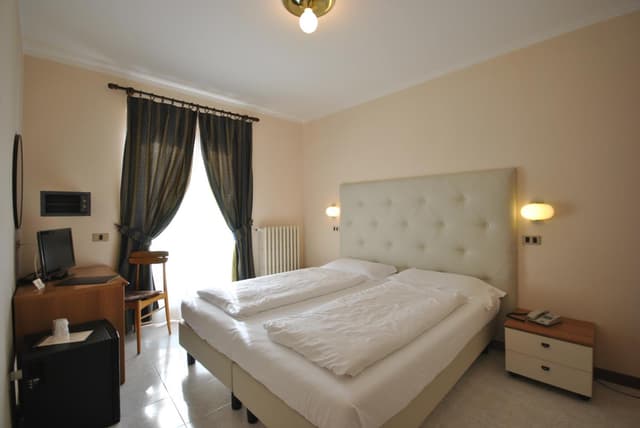 Double or Twin Room with Terrace