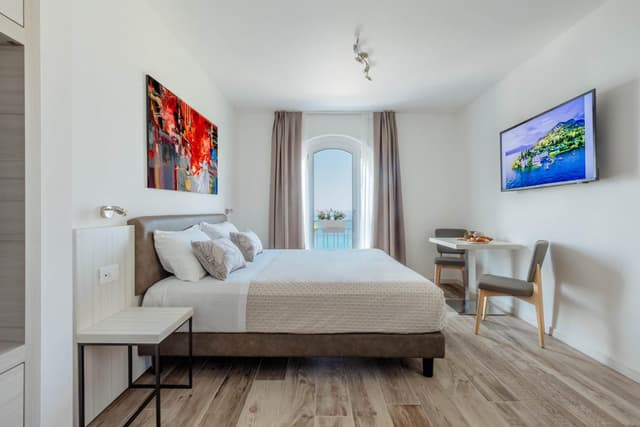 Junior Suite with Lake View