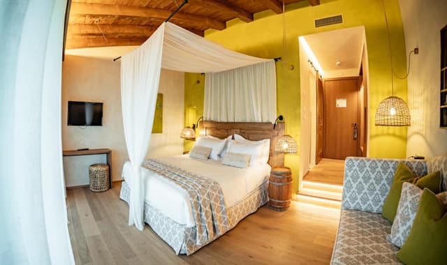 Junior Suite with Balcony