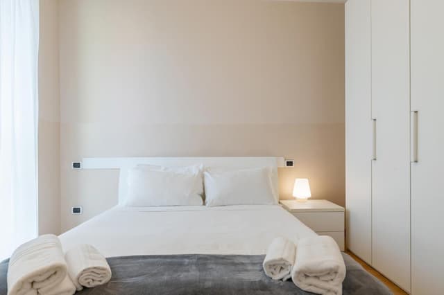 One-Bedroom Apartment with Balcony (3 Adults) - Via Oldofredi 7