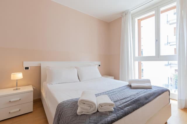 One-Bedroom Apartment with Balcony (4 Adults) - Via Oldofredi 7